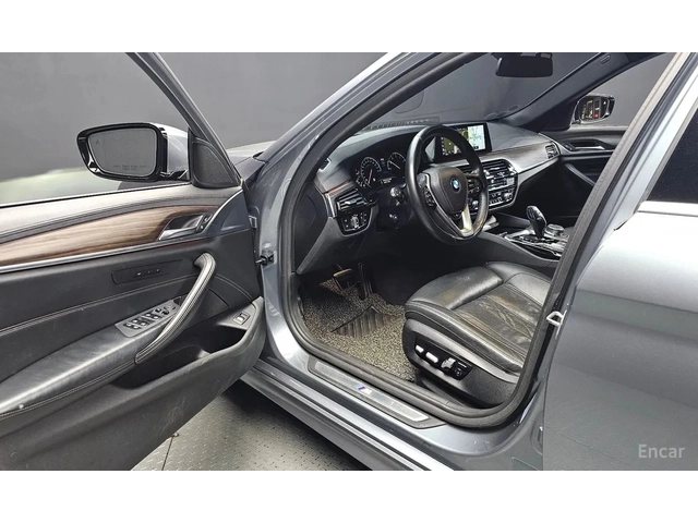 BMW 530 M Sport Plus - автомобили, коли, обяви за нови и употребявани 6