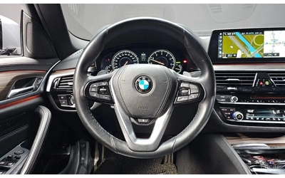 BMW 530 M Sport Plus - автомобили, коли, обяви за нови и употребявани 8