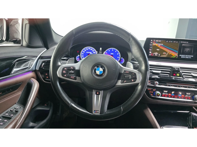 BMW 530 M Sport Plus - автомобили, коли, обяви за нови и употребявани 7