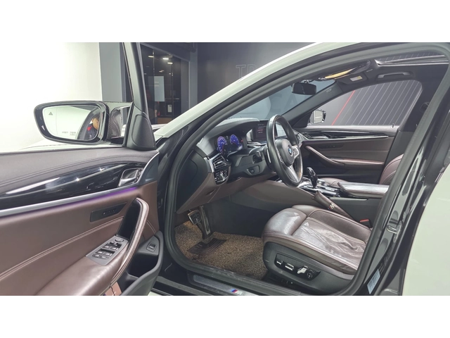 BMW 530 M Sport Plus - автомобили, коли, обяви за нови и употребявани 9