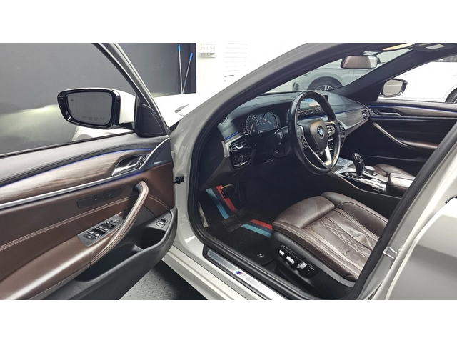 BMW 530 530i xDrive M Sport Plus | HUD | 360  | Памет - автомобили, коли, обяви за нови и употребявани 12