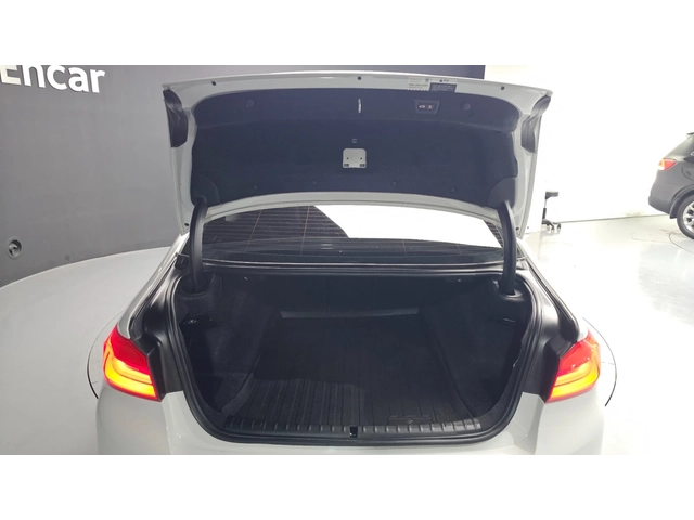BMW 530 530i xDrive M Sport Plus | HUD | 360  | Памет - автомобили, коли, обяви за нови и употребявани 14