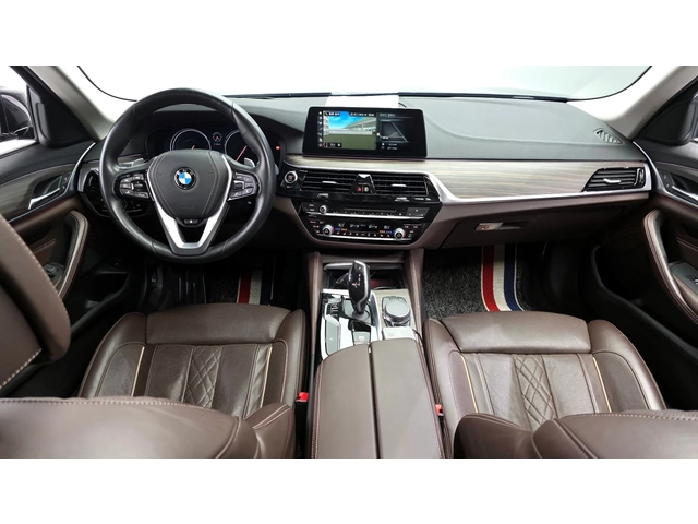 BMW 530 530i xDrive Luxury Plus| HUD| Адаптивен круиз| Пам - автомобили, коли, обяви за нови и употребявани 5