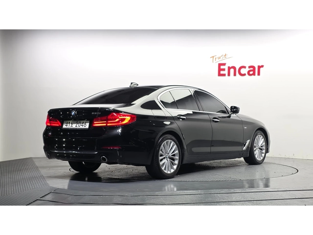 BMW 530 530i xDrive Luxury Plus| HUD| Панорама| Адаптив кр - автомобили, коли, обяви за нови и употребявани 1