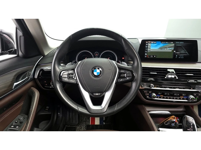 BMW 530 530i xDrive Luxury Plus| HUD| Панорама| Адаптив кр - автомобили, коли, обяви за нови и употребявани 4