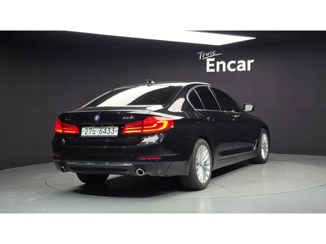 BMW 530 i xDrive Luxury Plus | HUD | Ventilated Seats - автомобили, коли, обяви за нови и употребявани 1