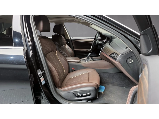 BMW 530 xDrive Luxury - автомобили, коли, обяви за нови и употребявани 14