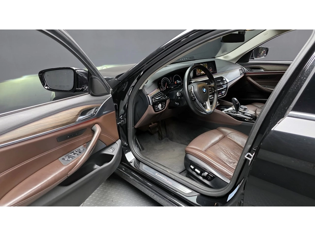 BMW 530 xDrive Luxury - автомобили, коли, обяви за нови и употребявани 5