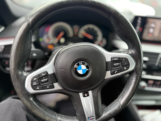 BMW 530 M Sport | Massage Seats | HUD | Driving Assistant - автомобили, коли, обяви за нови и употребявани 12