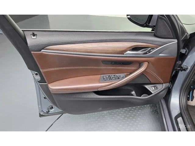 BMW 530 M-sport - автомобили, коли, обяви за нови и употребявани 13