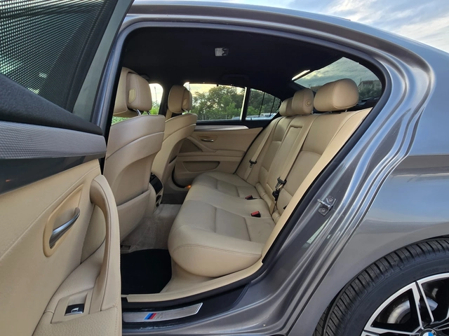 BMW 530 Обдухване* Подгрев* M pack* Комф.Салон* Памет* - автомобили, коли, обяви за нови и употребявани 10