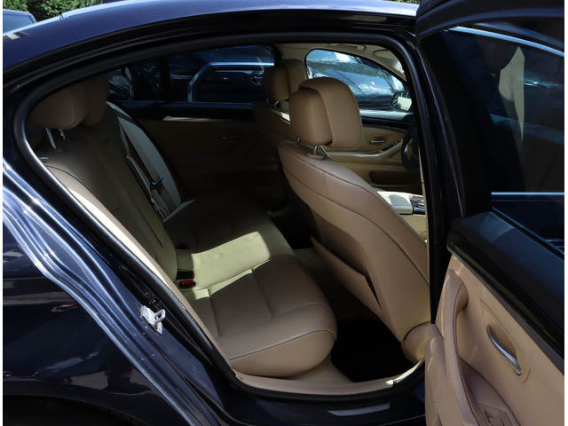 BMW 530 D/Sport/PDC/Xenon/Leader - автомобили, коли, обяви за нови и употребявани 11