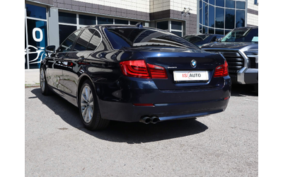 BMW 530 D/Sport/PDC/Xenon/Leader - автомобили, коли, обяви за нови и употребявани 3