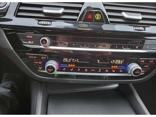 BMW 530d 530d xDrive M-Pack - автомобили, коли, обяви за нови и употребявани 6