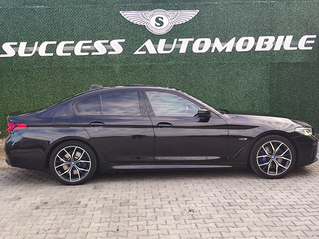 BMW 530E MPAK* HEADUP* PODGREV* 360CAM* HARMANN* LINEASIST* - автомобили, коли, обяви за нови и употребявани 2