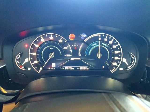 BMW 530E HYBRID* KEYLESS* ПАНО* - автомобили, коли, обяви за нови и употребявани 8