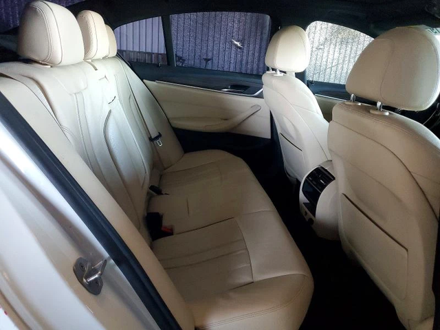 BMW 530E HYBRID* KEYLESS* ПАНО* - автомобили, коли, обяви за нови и употребявани 9