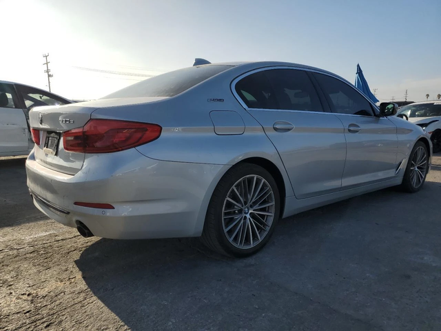 BMW 530E * E-Drive* КОЖА* ПОДГРЕВ* ШИБИДАХ* LED* - автомобили, коли, обяви за нови и употребявани 2