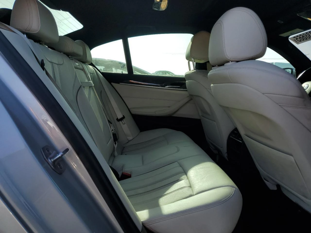 BMW 530E * E-Drive* КОЖА* ПОДГРЕВ* ШИБИДАХ* LED* - автомобили, коли, обяви за нови и употребявани 9