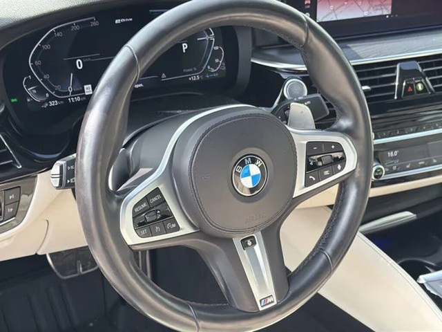 BMW 530E * xDrive * * HeadUp* AвтоКредит* (ЦЕНА ДО БГ) - автомобили, коли, обяви за нови и употребявани 11