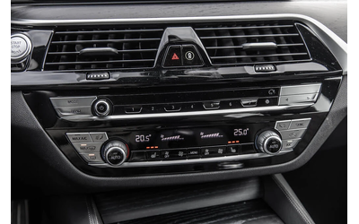 BMW 530E I * M-Package* * HeadUp* AвтоКредит* (ЦЕНА ДО БГ) - автомобили, коли, обяви за нови и употребявани 13