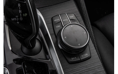 BMW 530E I * M-Package* * HeadUp* AвтоКредит* (ЦЕНА ДО БГ) - автомобили, коли, обяви за нови и употребявани 15