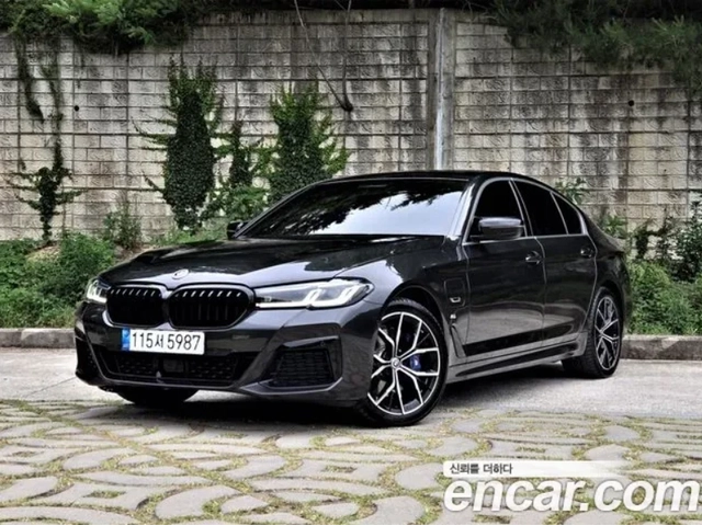 BMW 530E M SPORT | DISTR | DISPLAY KEY - автомобили, коли, обяви за нови и употребявани 0