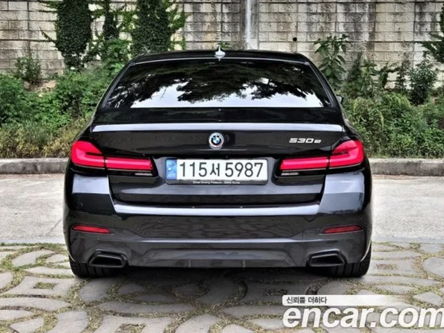 BMW 530E M SPORT | DISTR | DISPLAY KEY - автомобили, коли, обяви за нови и употребявани 1