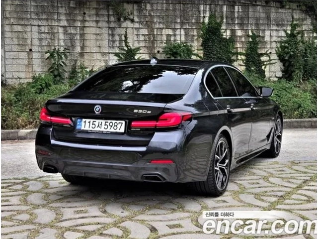 BMW 530E M SPORT | DISTR | DISPLAY KEY - автомобили, коли, обяви за нови и употребявани 3