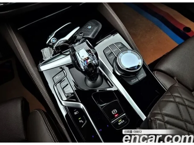 BMW 530E M SPORT | DISTR | DISPLAY KEY - автомобили, коли, обяви за нови и употребявани 7