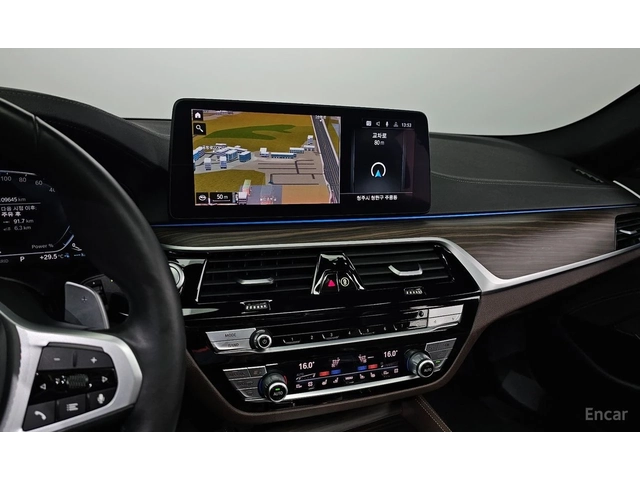 BMW 530E M* SPORT* HYBRID* HARMON* KARDON* ДИСТРОНИК* ОБДУХ - автомобили, коли, обяви за нови и употребявани 8
