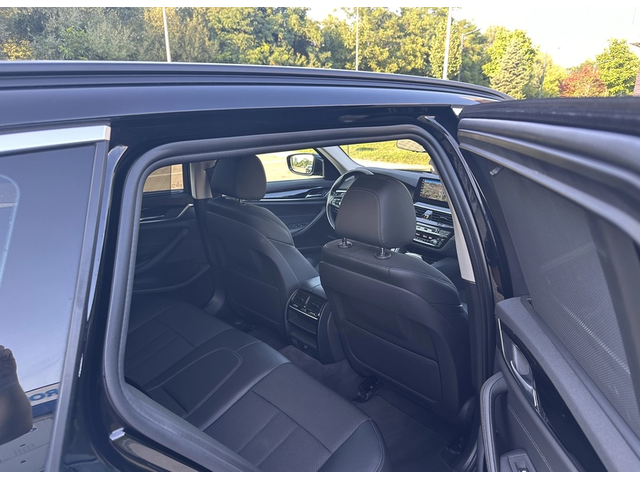 BMW 530i 530i xDrive Touring - автомобили, коли, обяви за нови и употребявани 8