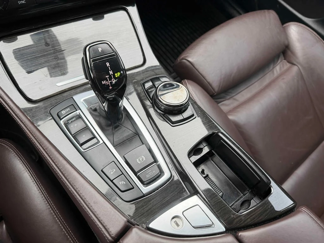 BMW 535 * 535i xDrive * CARFAX * ЦЕНА ДО БГ - автомобили, коли, обяви за нови и употребявани 10