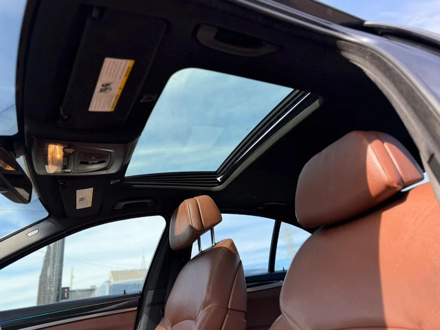 BMW 535 xDrive* M PACK* СЛЕДЕНЕ НА ЛЕНТИ* PANORAMA - автомобили, коли, обяви за нови и употребявани 8