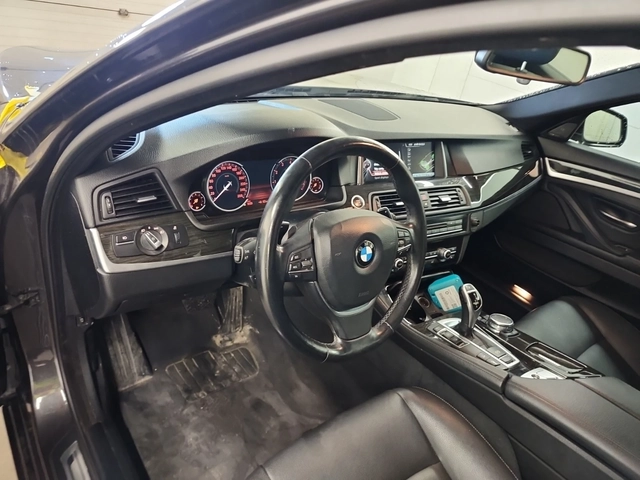 BMW 535 i xDrive | Navigation | Memory Seats | Sunroof - автомобили, коли, обяви за нови и употребявани 7