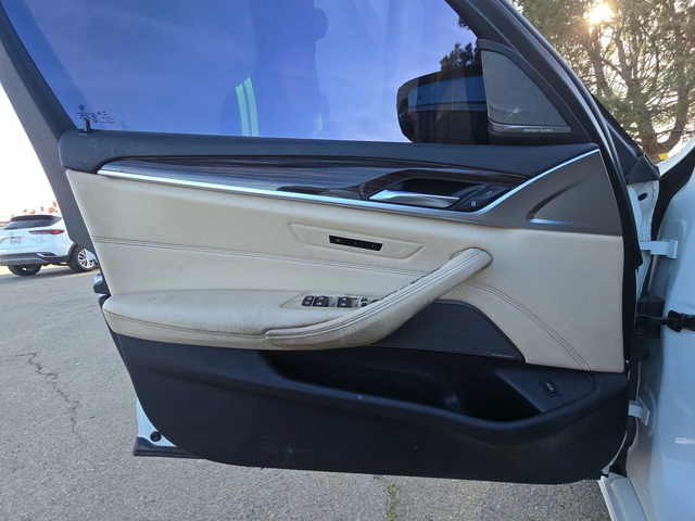 BMW 540 i - автомобили, коли, обяви за нови и употребявани 8