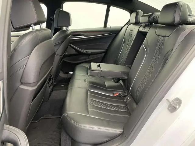 BMW 540 M-pkg* Shadow line* Soft-Close* Massage* Distronic - автомобили, коли, обяви за нови и употребявани 15