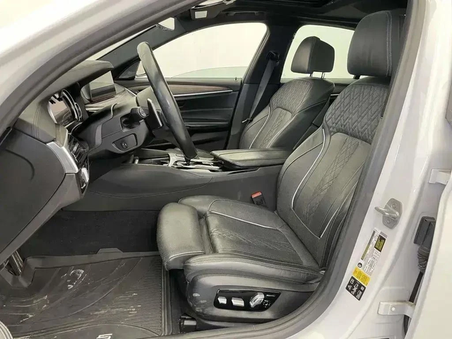 BMW 540 M-pkg* Shadow line* Soft-Close* Massage* Distronic - автомобили, коли, обяви за нови и употребявани 5