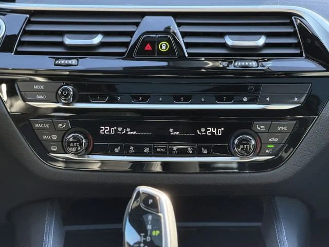 BMW 540 M-pkg* Harman/Kardon* Soft-Close* Обдух* Head-Up* - автомобили, коли, обяви за нови и употребявани 10