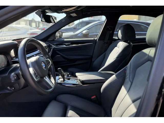 BMW 540 M-pkg* Harman/Kardon* Soft-Close* Обдух* Head-Up* - автомобили, коли, обяви за нови и употребявани 6