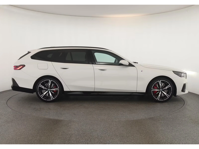 BMW 540 d xDrive M-Sport PRO - автомобили, коли, обяви за нови и употребявани 3