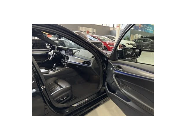 BMW 540 I xDrive* M-пакет* Harman/Kardon* подгрев* шибида - автомобили, коли, обяви за нови и употребявани 5