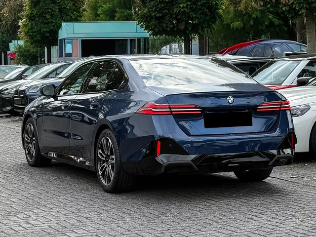 BMW 540 xDrive M Sport Pano 4 Zonen H&K - автомобили, коли, обяви за нови и употребявани 1