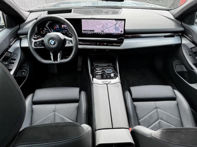 BMW 540 xDrive M Sport Pano 4 Zonen H&K - автомобили, коли, обяви за нови и употребявани 4