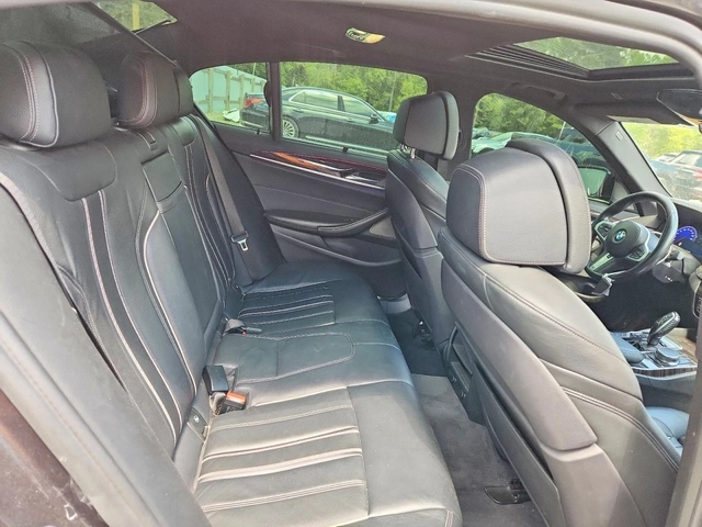 BMW 540 XI M PKG| HUD| HARMAN| ВАКУУМ| ЩОРИ| - автомобили, коли, обяви за нови и употребявани 9