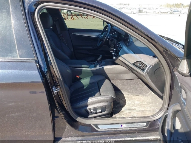 BMW 540 XDRIVE / M PKG / HARMAN / HEADUP - автомобили, коли, обяви за нови и употребявани 6