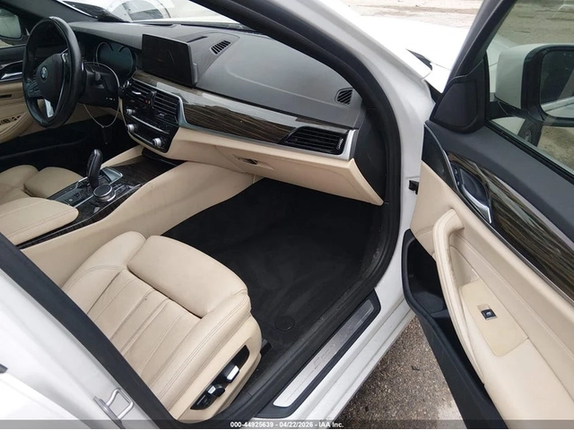 BMW 540 HEAD UP* 360* ВАКУМ* ADAPTIVE LED - автомобили, коли, обяви за нови и употребявани 4