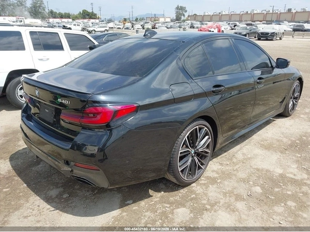 BMW 540 MPACK* AMBIENT* HEADUP* HARMAN* HUD - автомобили, коли, обяви за нови и употребявани 7