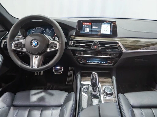 BMW 540 d M SPORT xDrive* HARMAN KARDON* 360 CAM* ХЕДЪП* - автомобили, коли, обяви за нови и употребявани 9