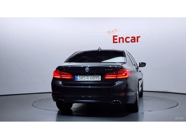 BMW 540 M* ОБДУХВАНЕ* ПОДГРЕВ* ДИСТРОНИК* 360 КАМЕРА* - автомобили, коли, обяви за нови и употребявани 3